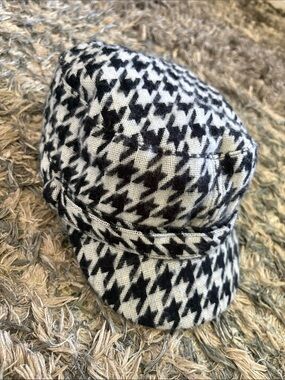 D&Y Black and White Houndstooth Cadet Cap One Size
